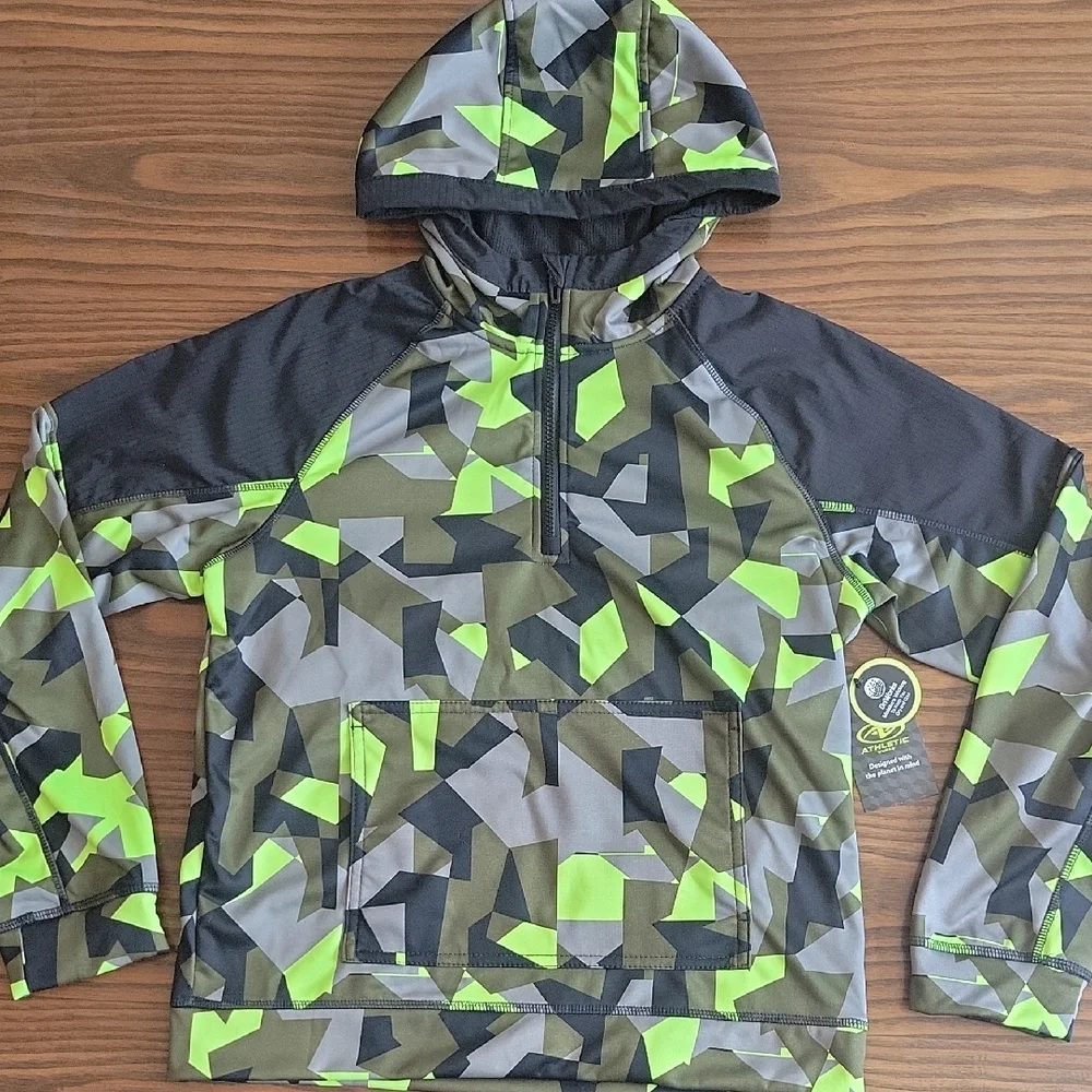 NWT -- ATHLETIC WORKS Camouflage Hoodie with Neon Accents | Kids Size XL (14-16)